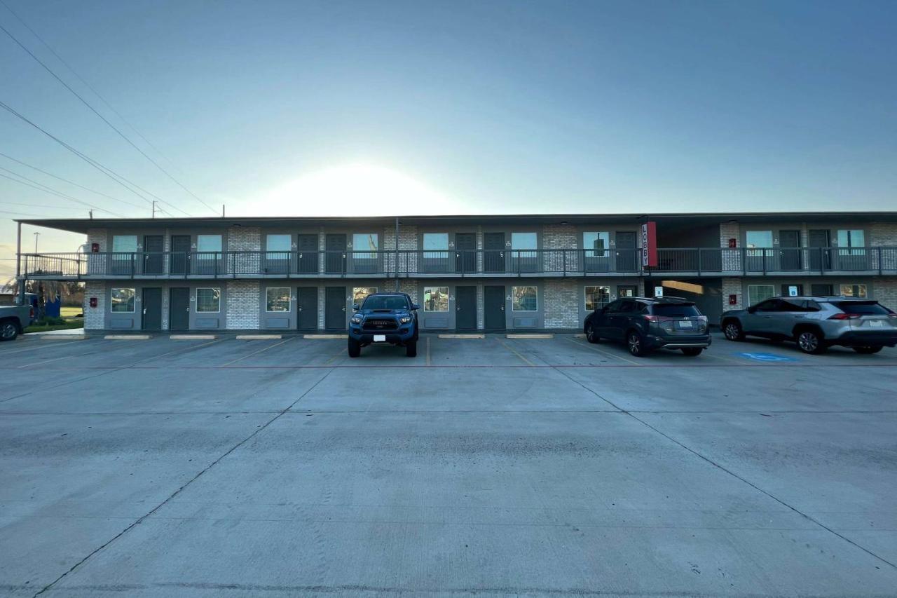 Super 8 By Wyndham Sulphur South المظهر الخارجي الصورة